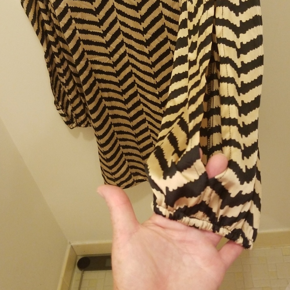 Dress - Picture 3 of 4